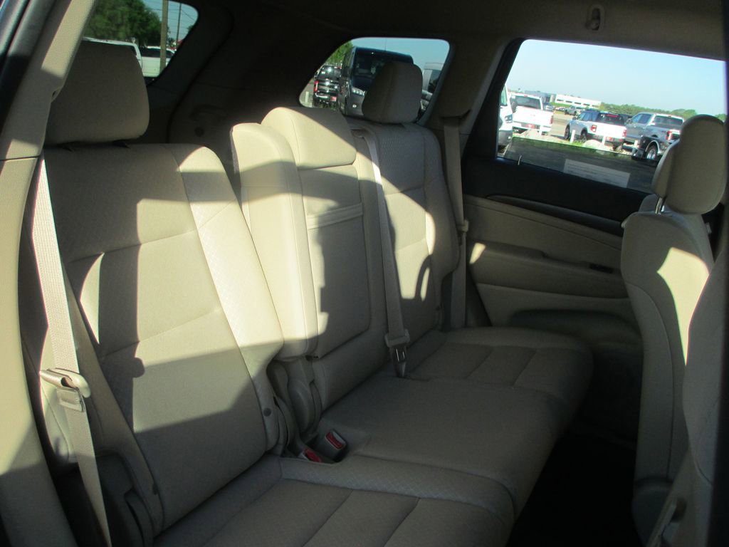 Used 2018 Jeep Grand Cherokee Laredo image 20