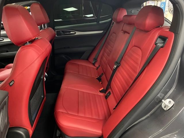 Used 2024 Alfa Romeo Stelvio Ti w/ Performance Driving Package image 21