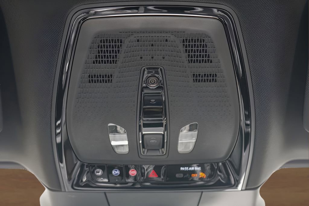 New 2026 Cadillac Lyriq Luxury w/ LPO, Floor Liner Package AWD/4WD image 23