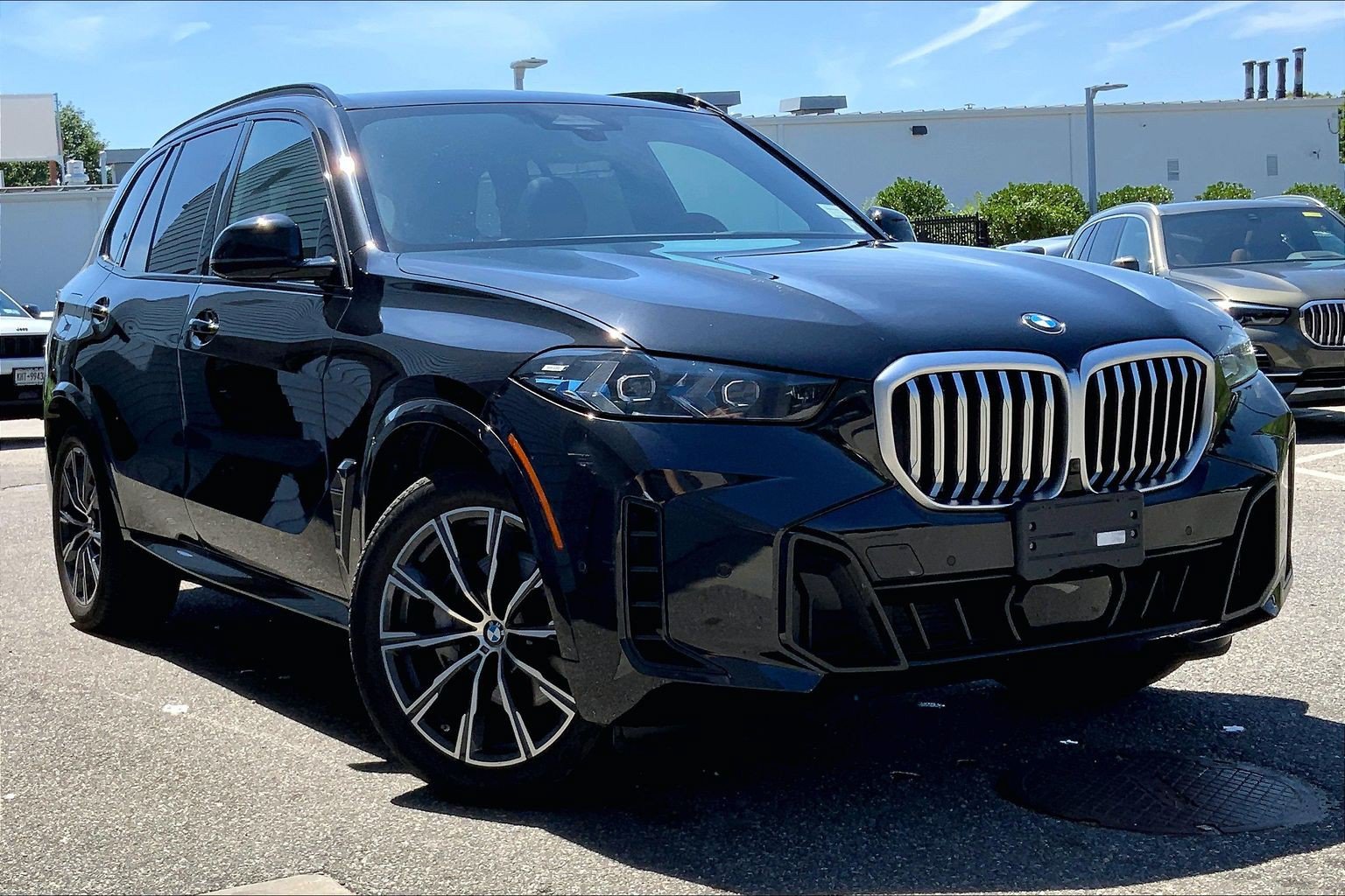 Used 2024 BMW X5 xDrive40i w/ M Sport Package AWD/4WD image 7
