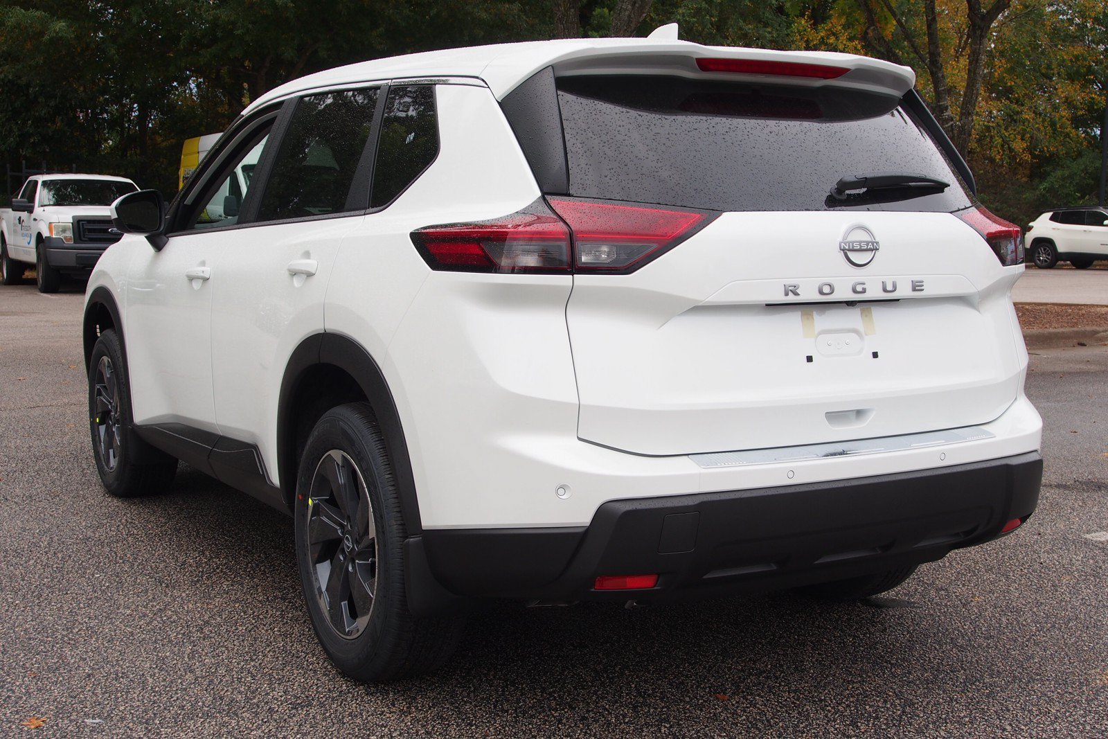 Used 2026 Nissan Rogue SV FWD image 5