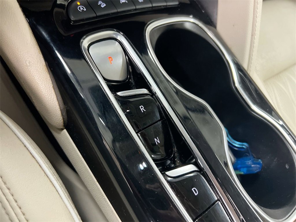 Used 2022 Buick Envision Avenir w/ Safety Package image 16