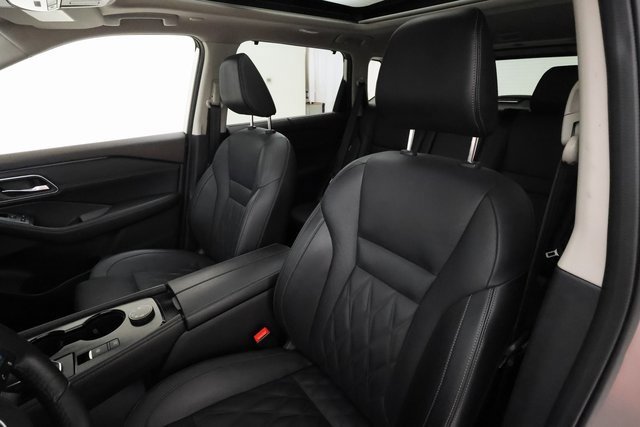 Used 2022 Nissan Rogue Platinum w/ Head-Up Display Package image 11