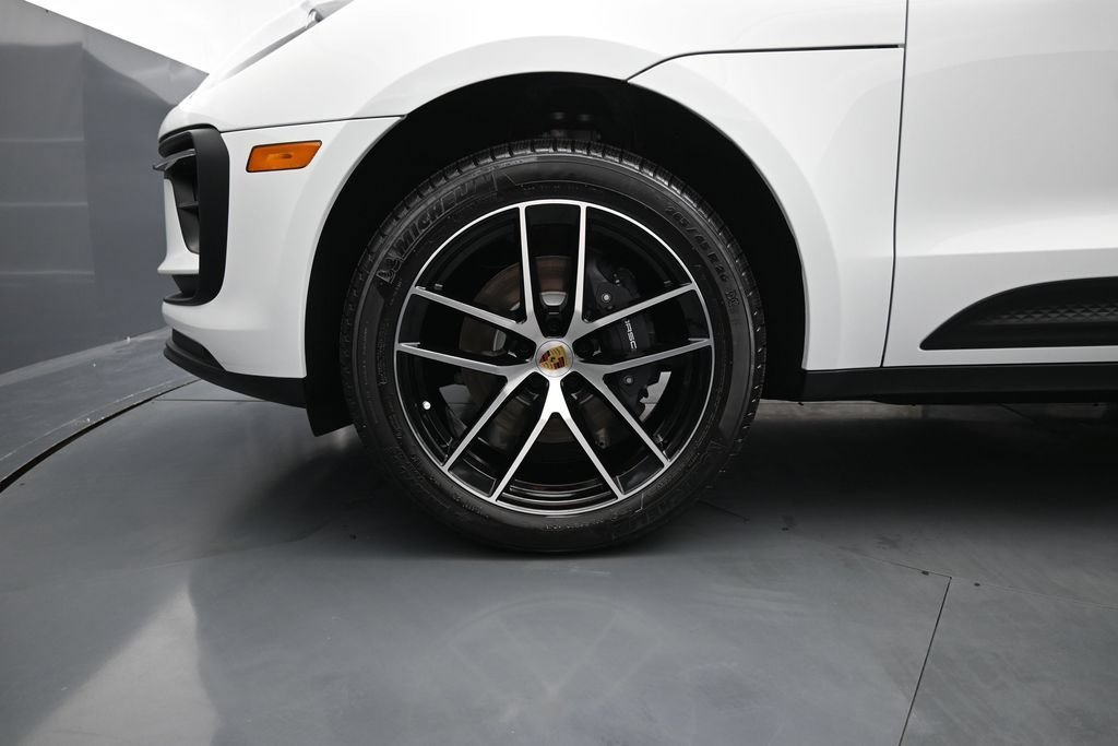 New 2026 Porsche Macan AWD/4WD image 8