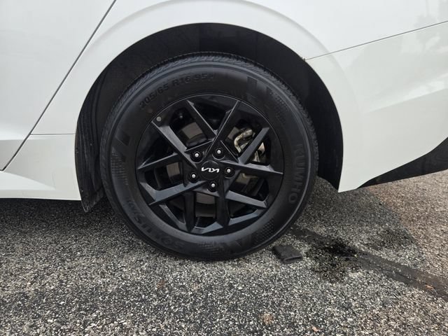 New 2025 Kia K5 LXS FWD image 32