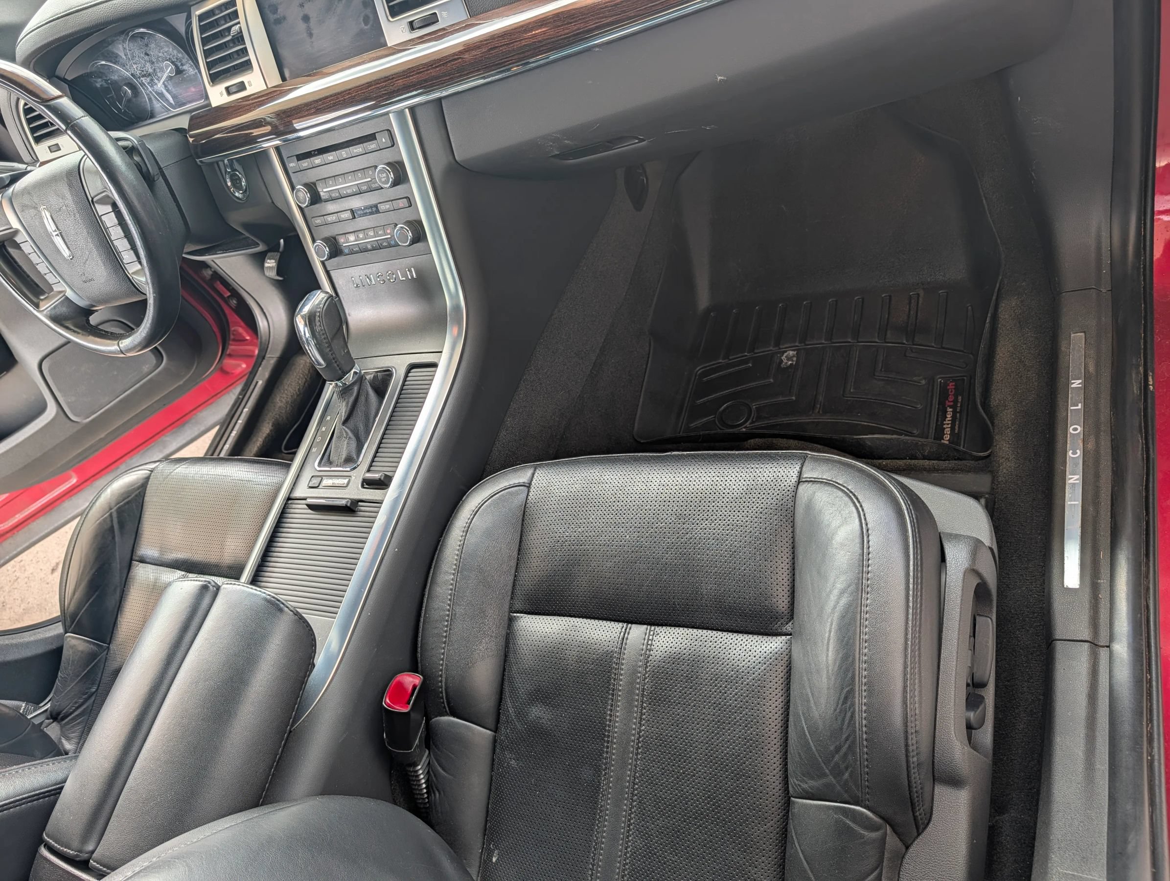 Used 2012 Lincoln MKS AWD image 13