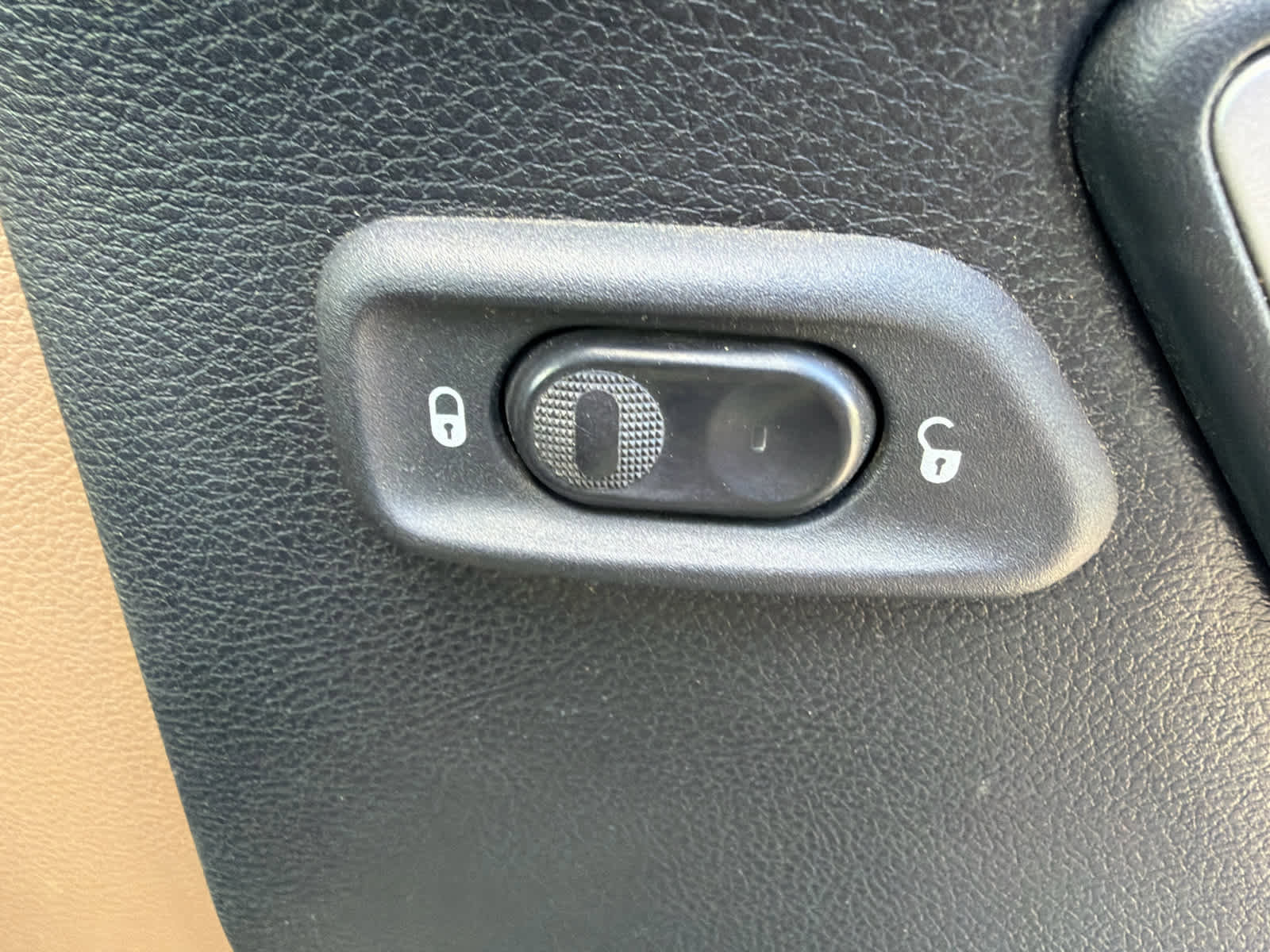 Used 2011 Jeep Wrangler Sahara w/ Connectivity Group image 25