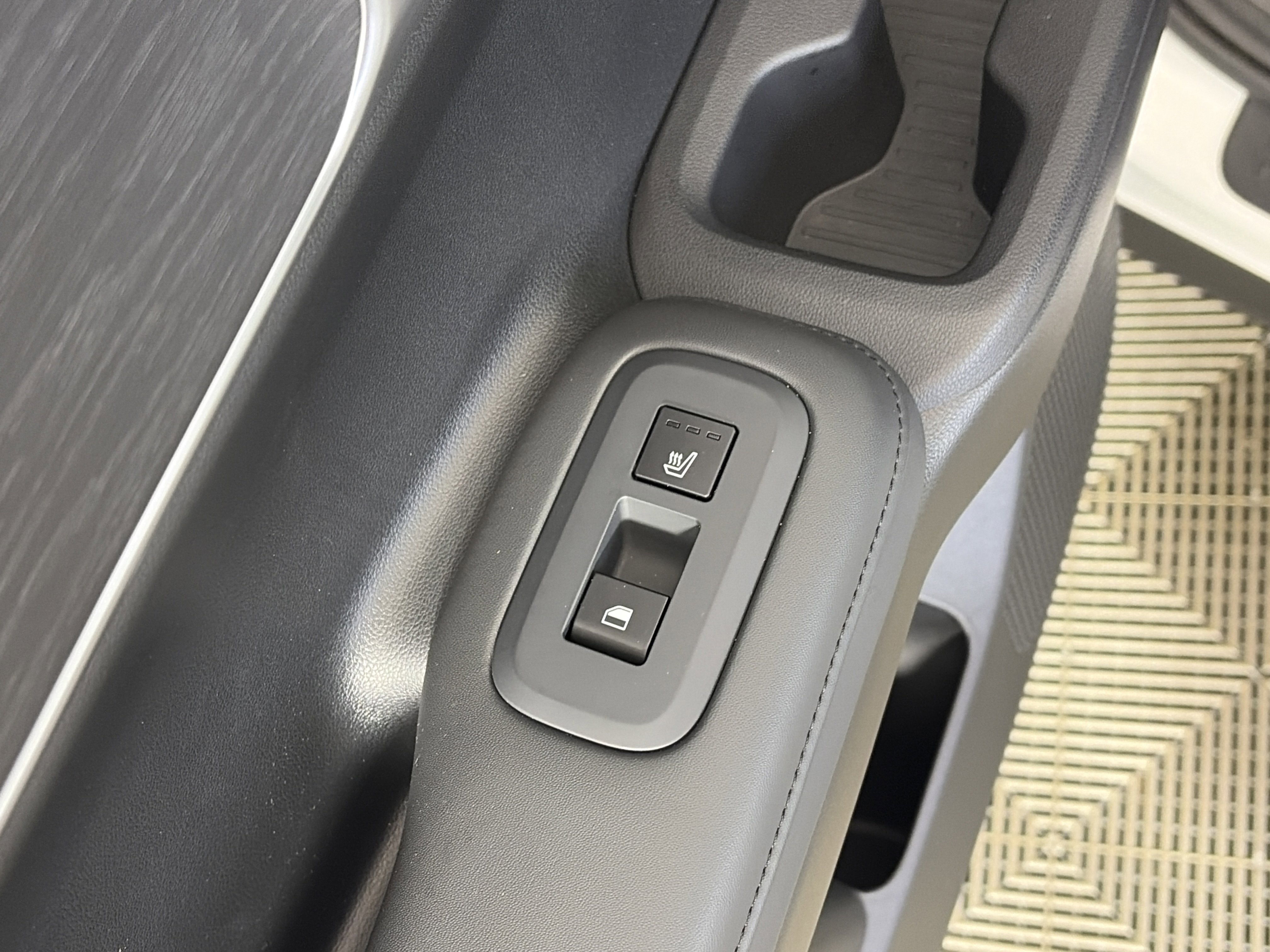 Used 2025 Hyundai Santa Fe Limited image 16