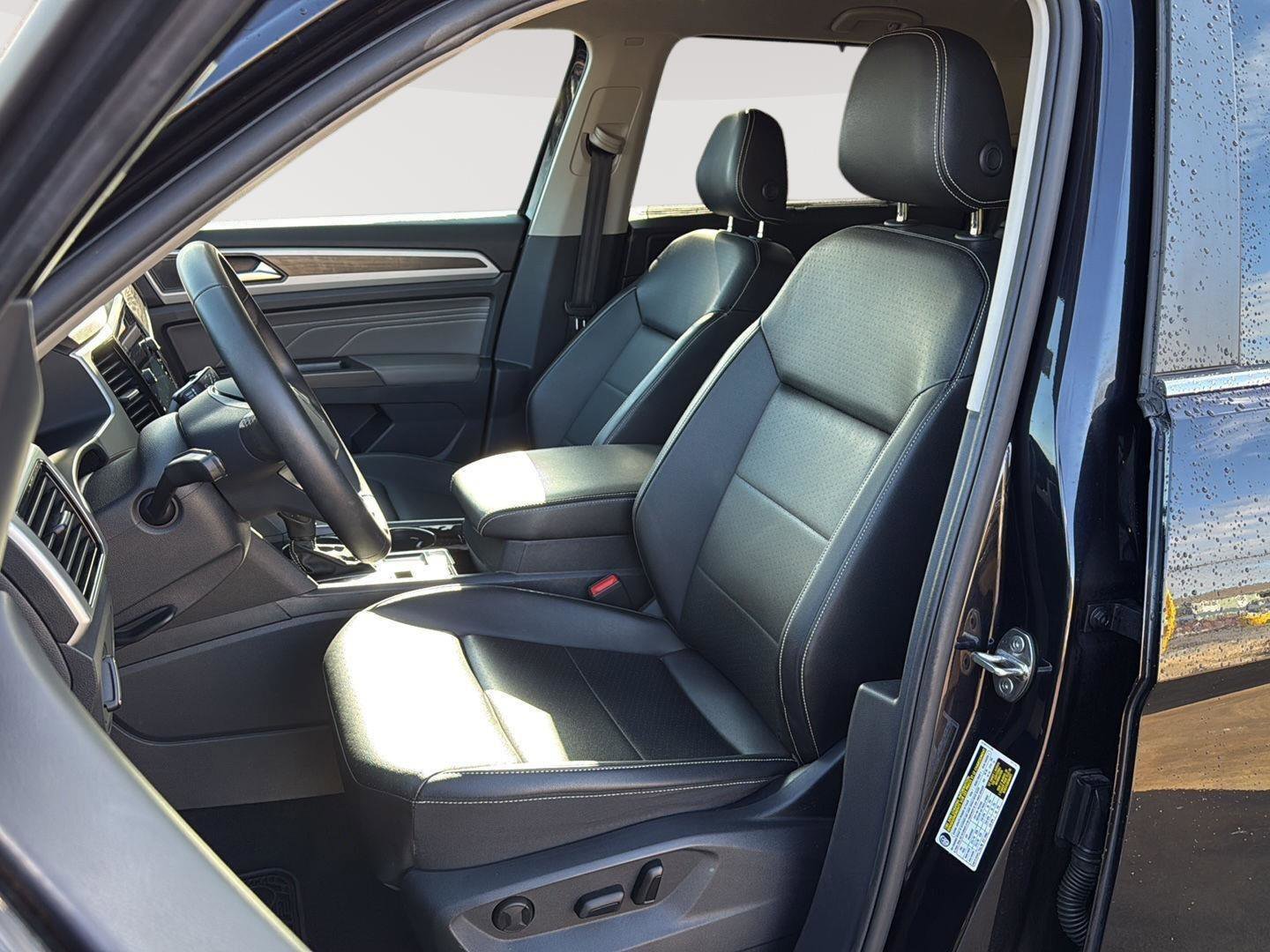 Used 2023 Volkswagen Atlas SE image 11