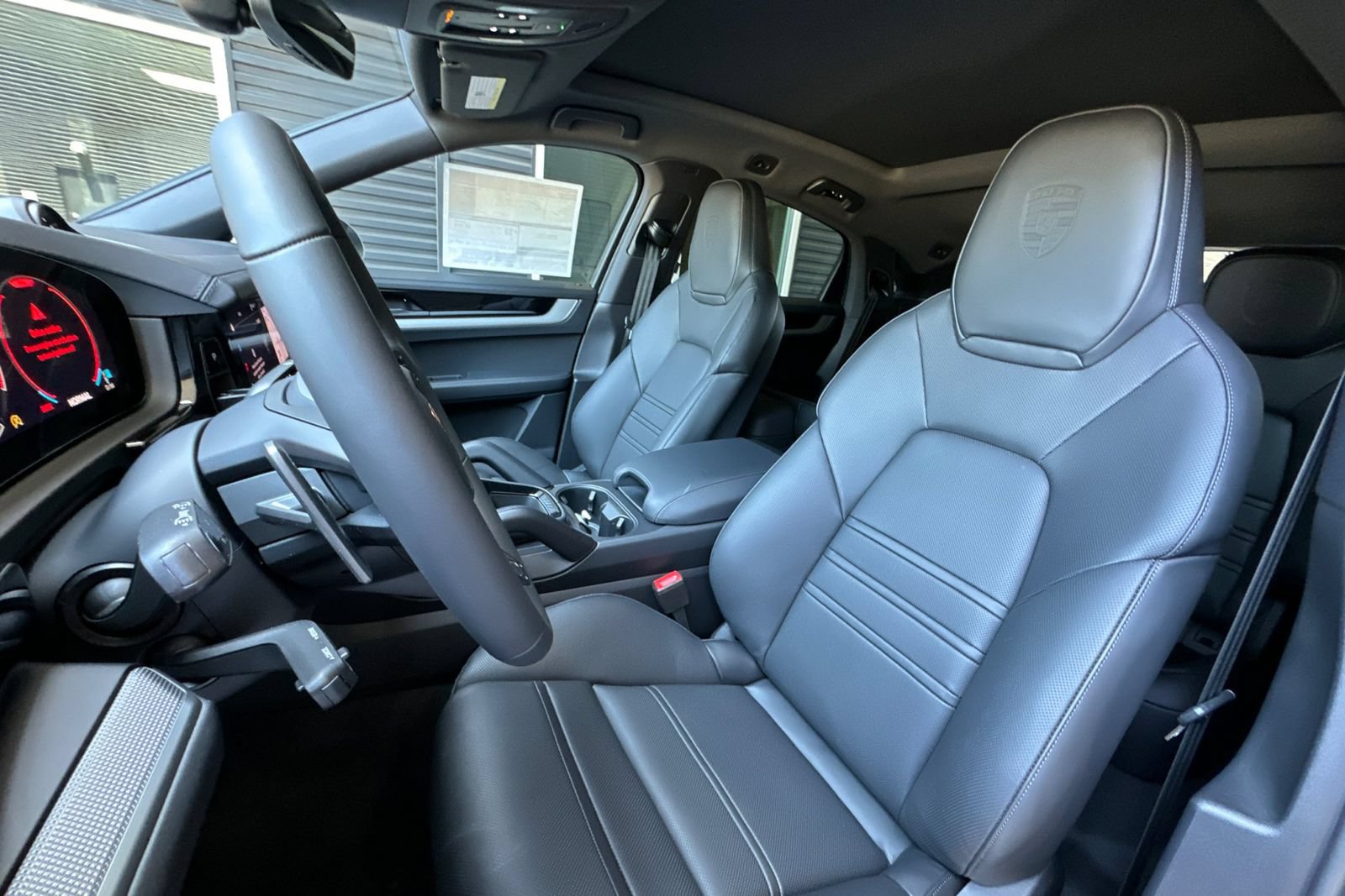 New 2026 Porsche Cayenne Coupe AWD/4WD image 5