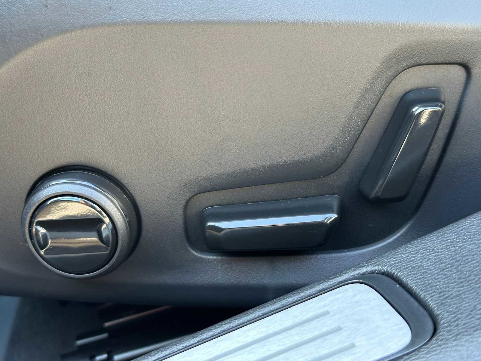 New 2026 Volvo V60 B5 Cross Country Plus w/ Climate Package image 22