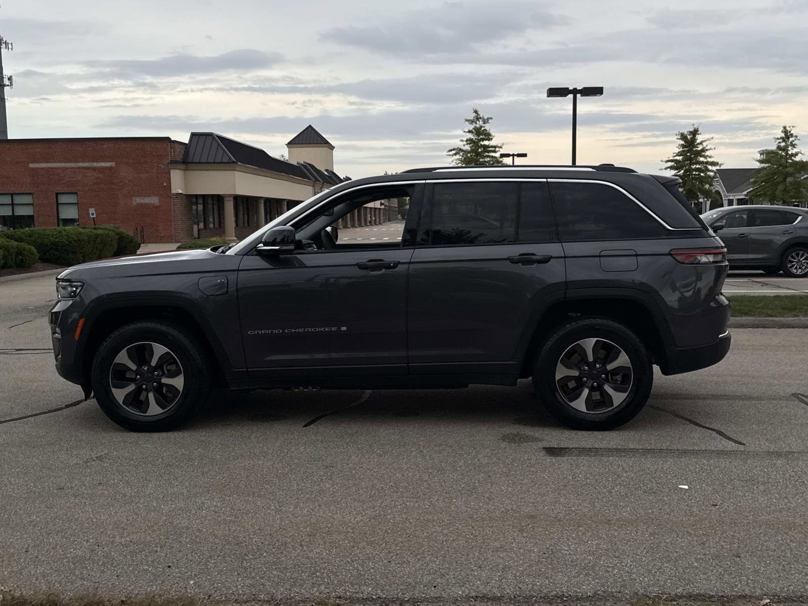 Used 2024 Jeep Grand Cherokee Limited 4xe image 8