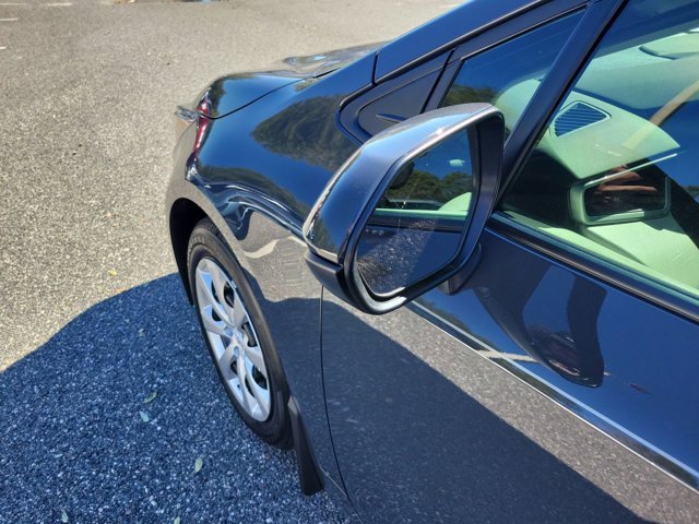 Used 2025 Toyota Corolla LE image 18