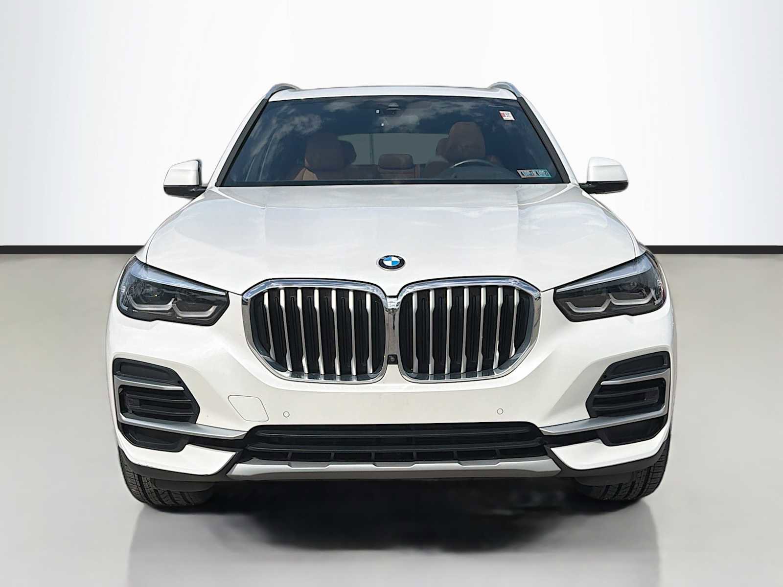 Certified 2023 BMW X5 xDrive40i w/ Premium Package AWD/4WD image 2