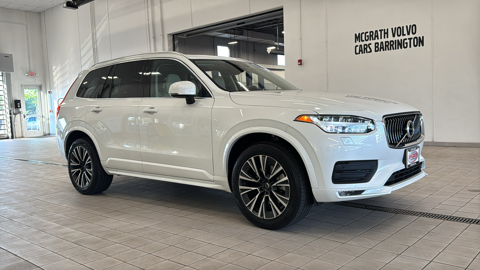 Used 2022 Volvo XC90 T6 Momentum w/ Advanced Package AWD/4WD image 3