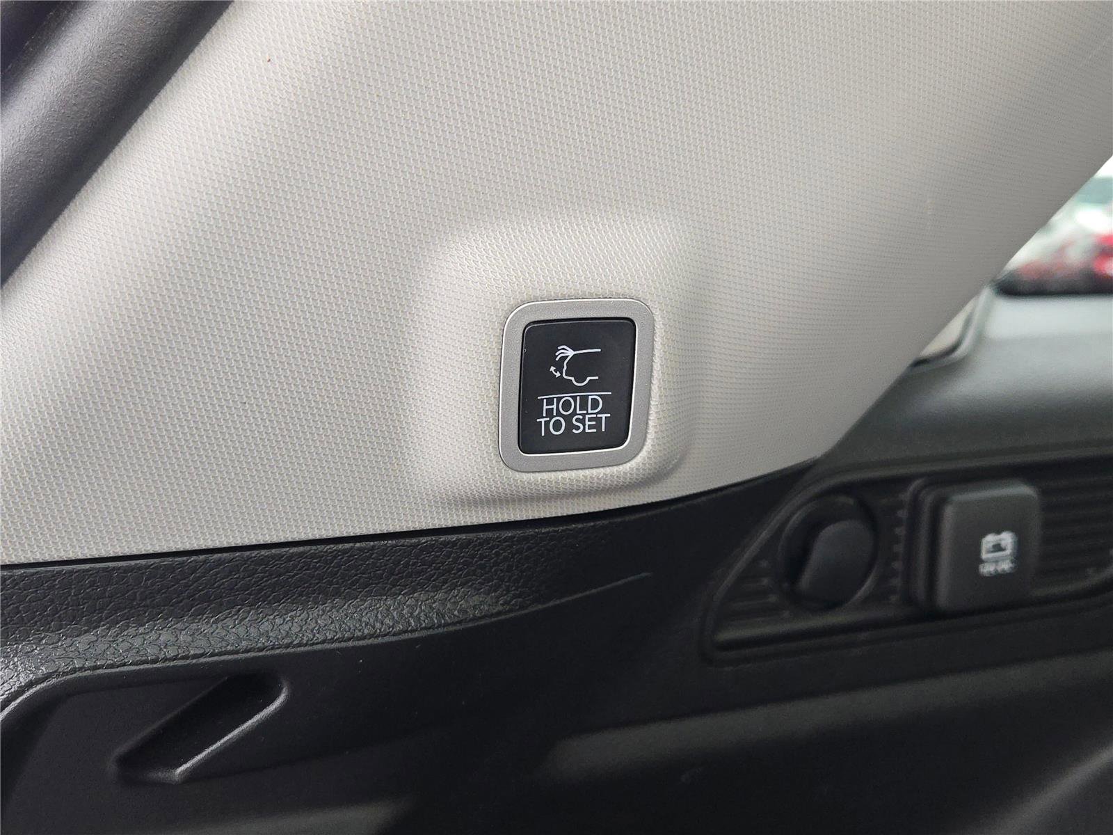 Certified 2022 Jeep Grand Cherokee Limited image 23