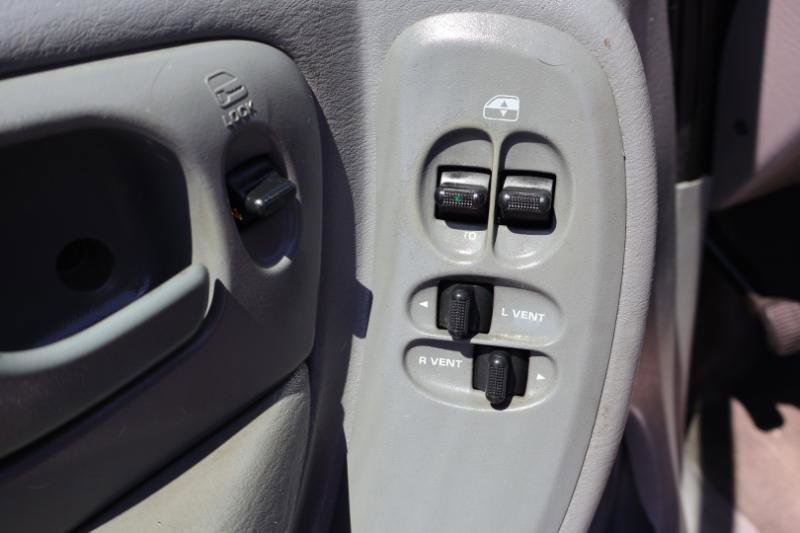 Used 2005 Dodge Grand Caravan SE w/ Popular Equipment Group I FWD image 11