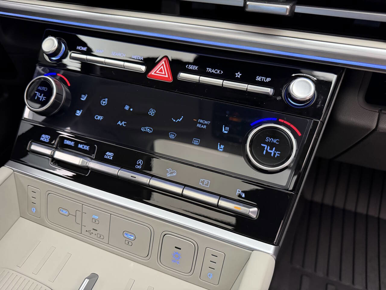 Used 2024 Hyundai Santa Fe Calligraphy image 26