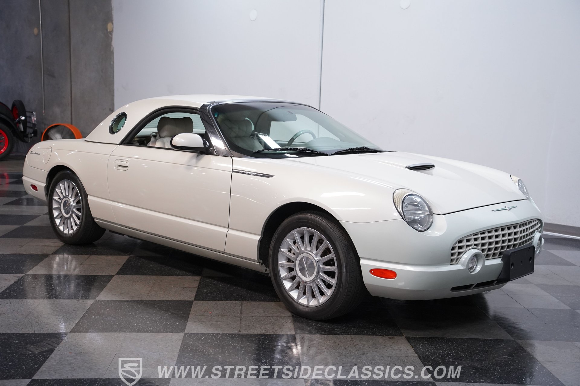 Used 2005 Ford Thunderbird 50th Anniversary RWD image 14
