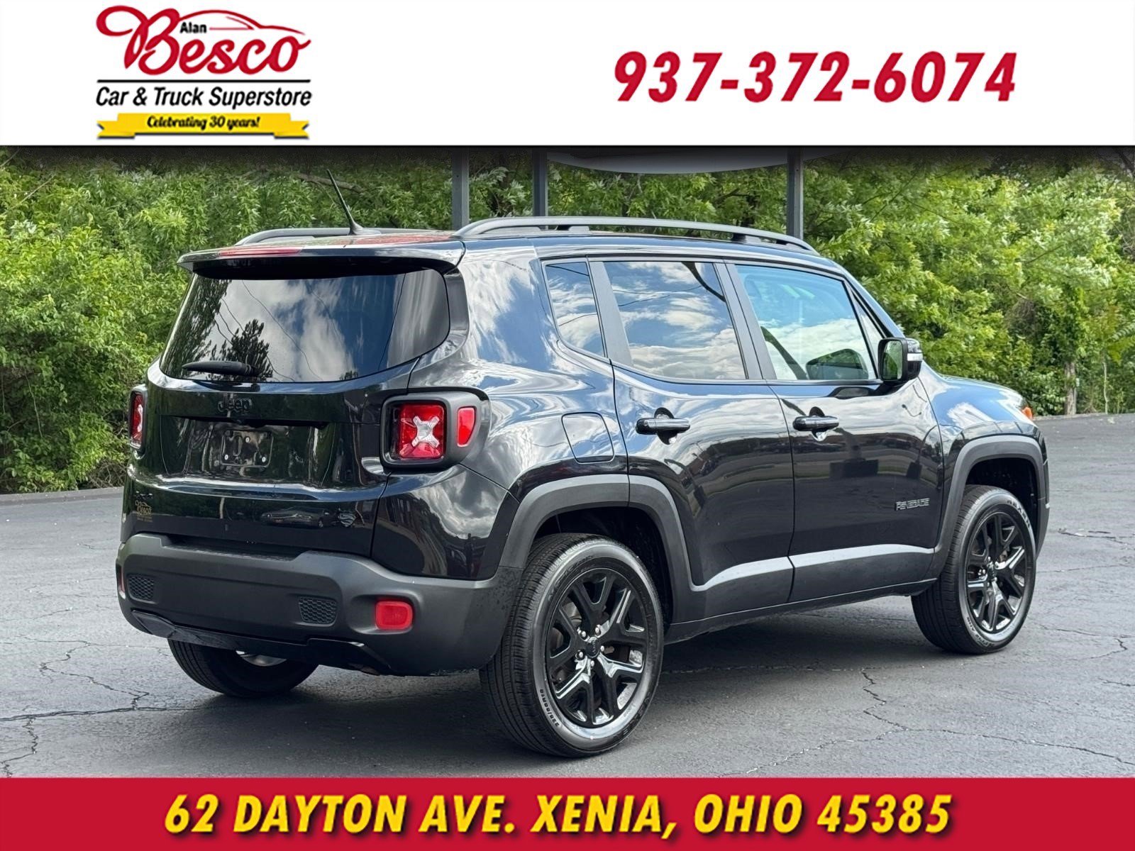 Used 2016 Jeep Renegade Latitude AWD/4WD image 4