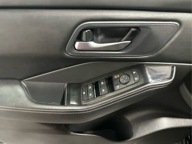 Certified 2024 Nissan Rogue SV AWD/4WD image 9