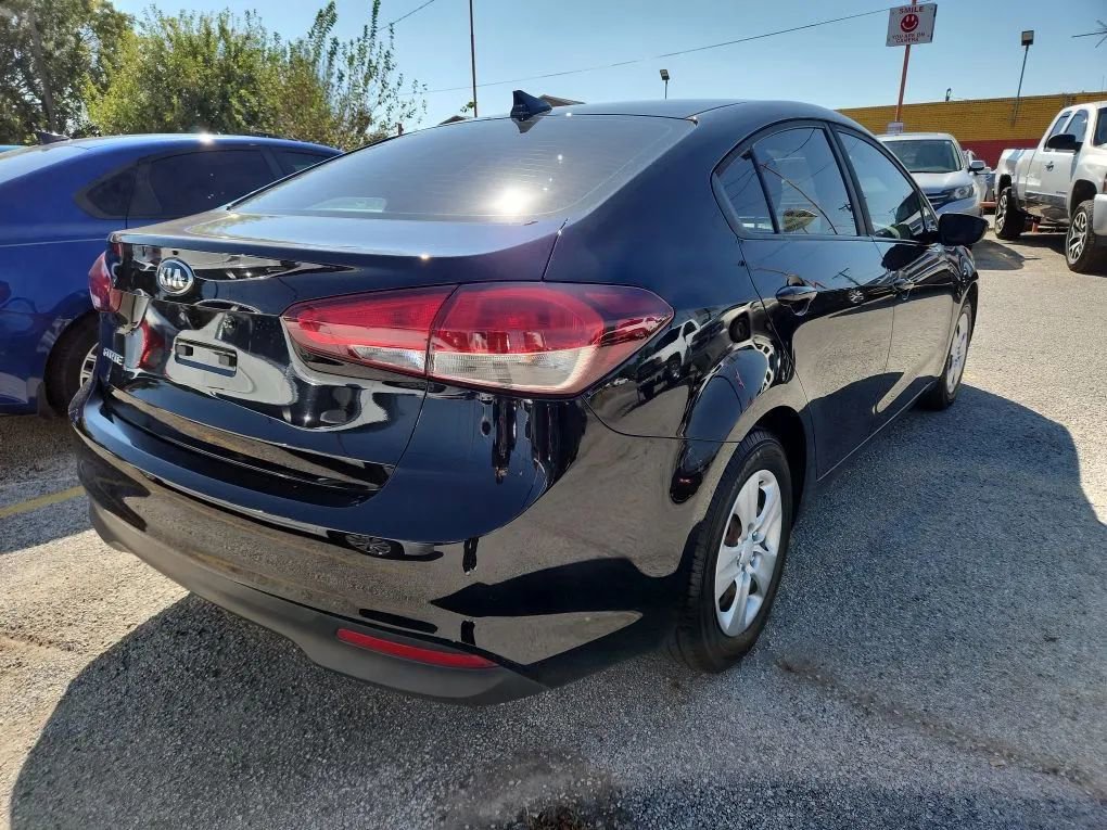 Used 2018 Kia Forte LX w/ LX Popular Package image 2