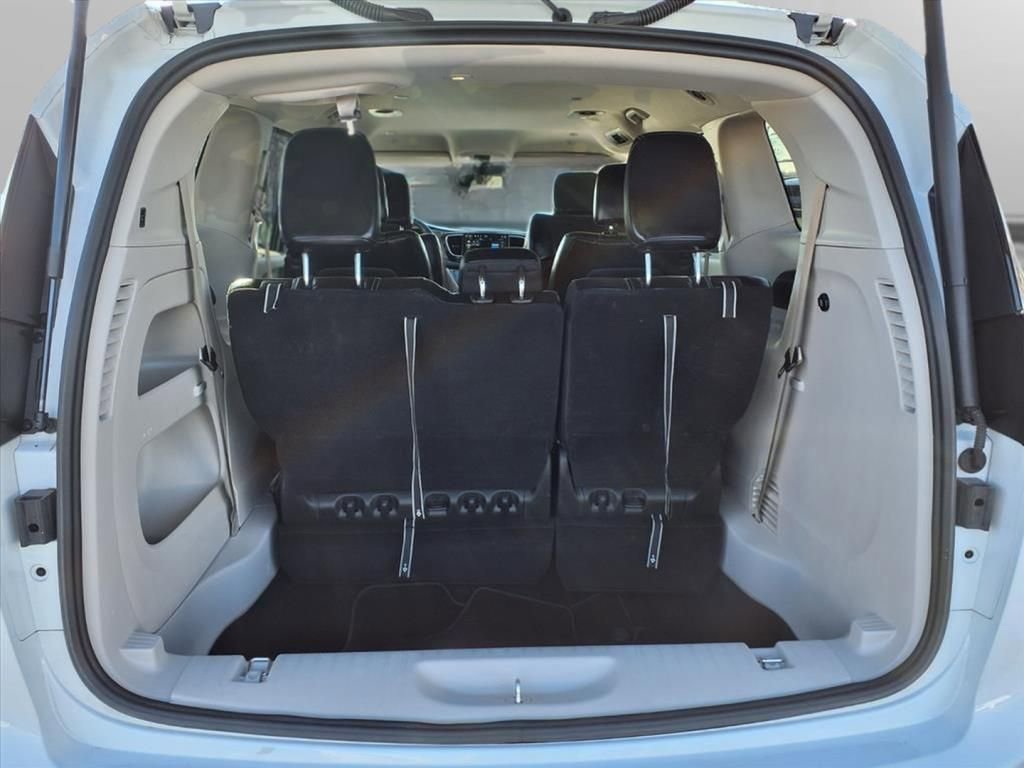 Certified 2024 Chrysler Pacifica Touring-L image 26