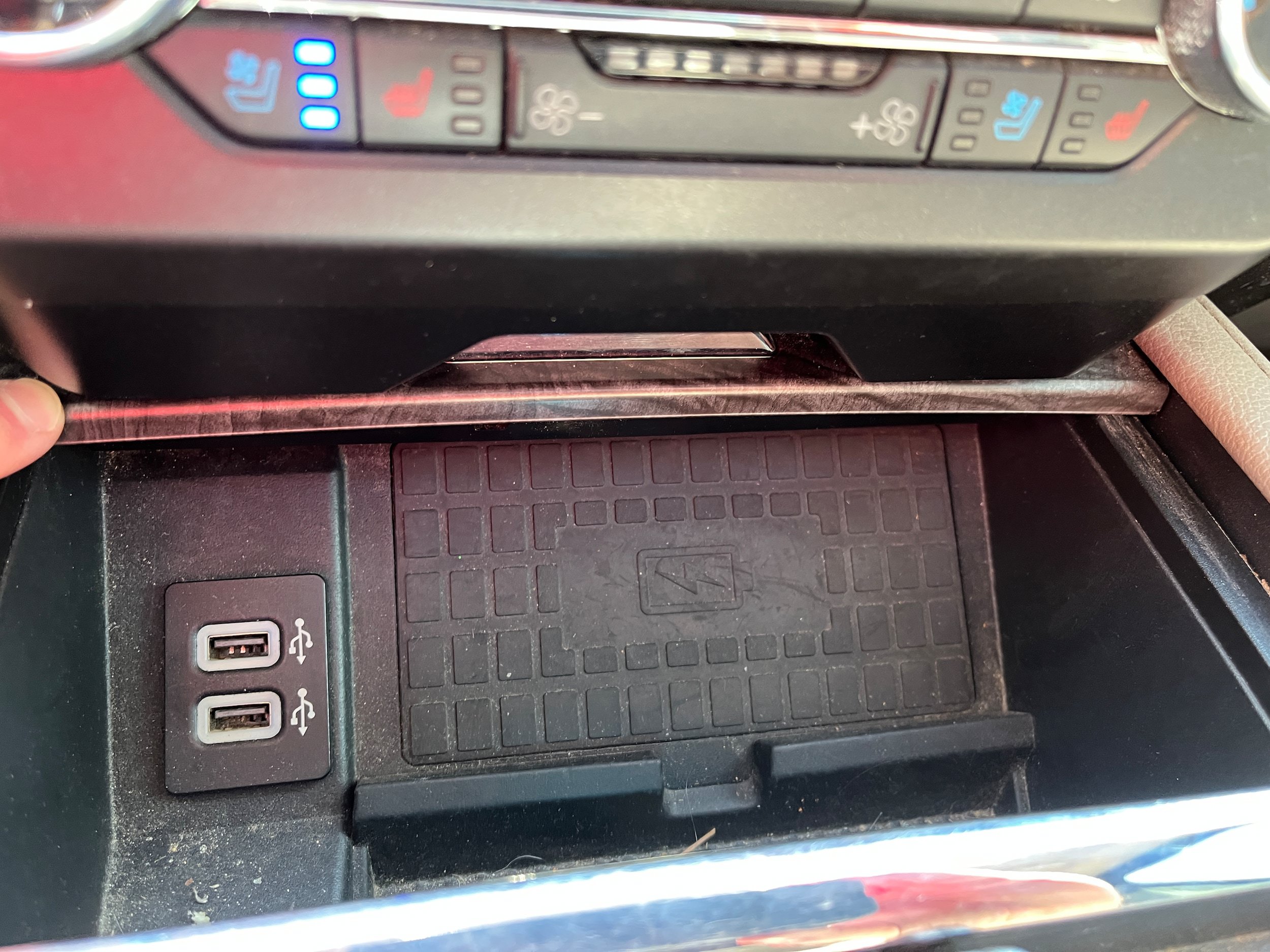 Used 2019 Ford Expedition Limited w/ Equipment Group 301A AWD/4WD image 25