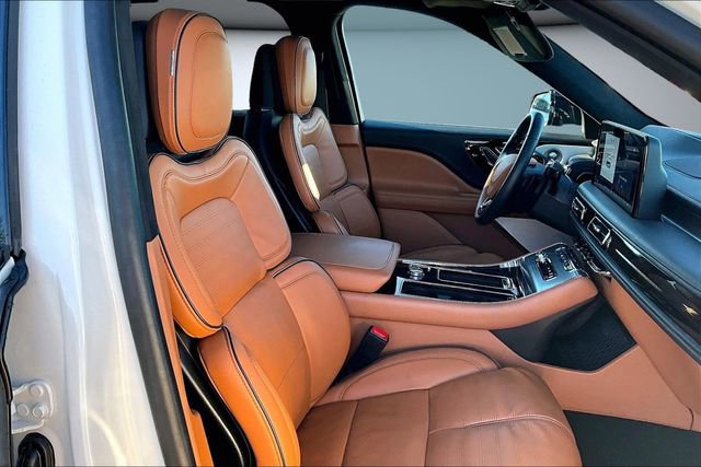 Used 2025 Lincoln Aviator Black Label w/ Black Label Special Edition AWD/4WD image 29