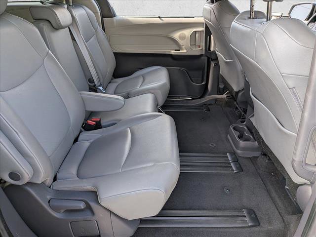 Used 2021 Toyota Sienna XLE image 20