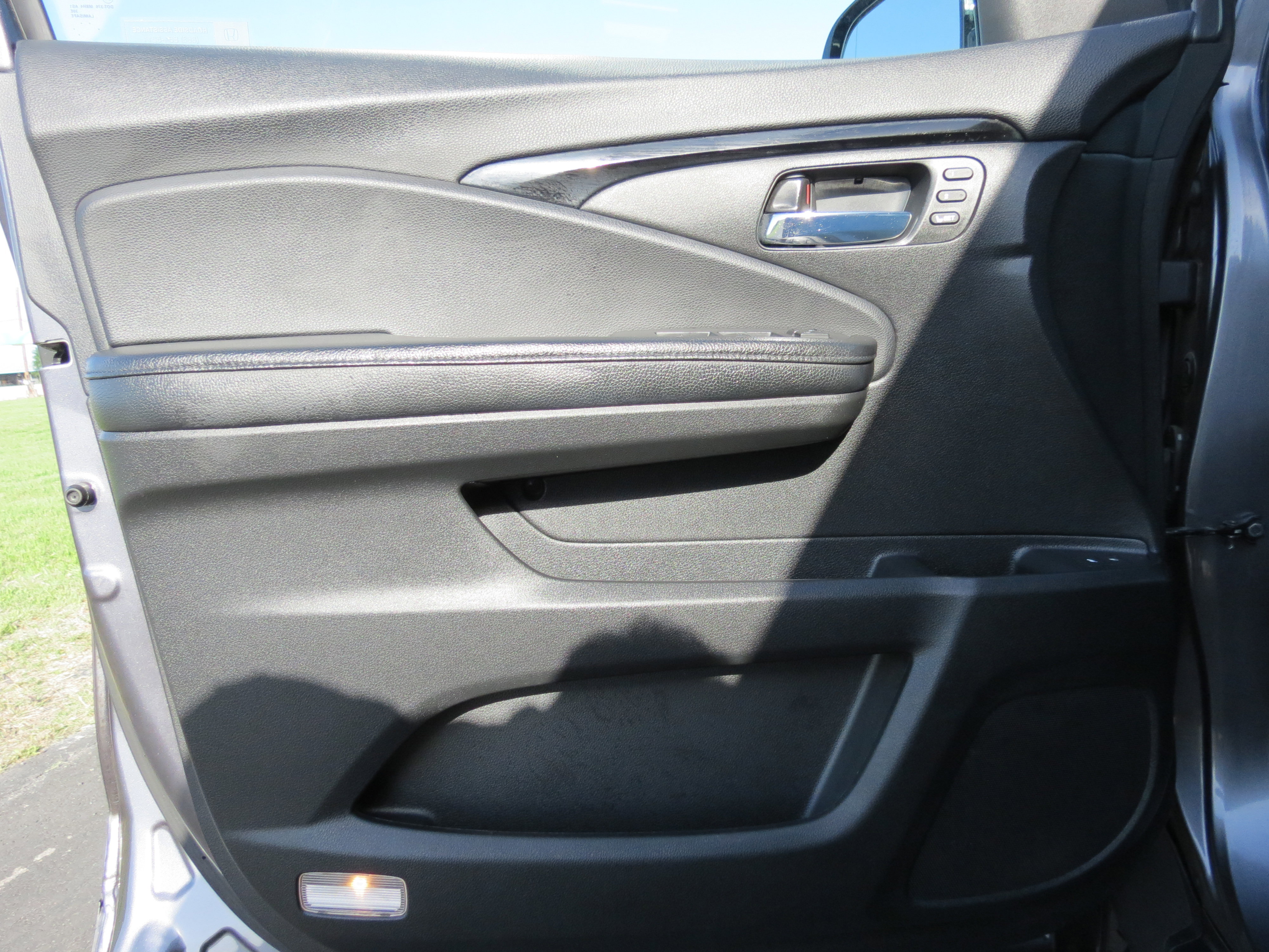 Used 2016 Honda Pilot Touring image 28