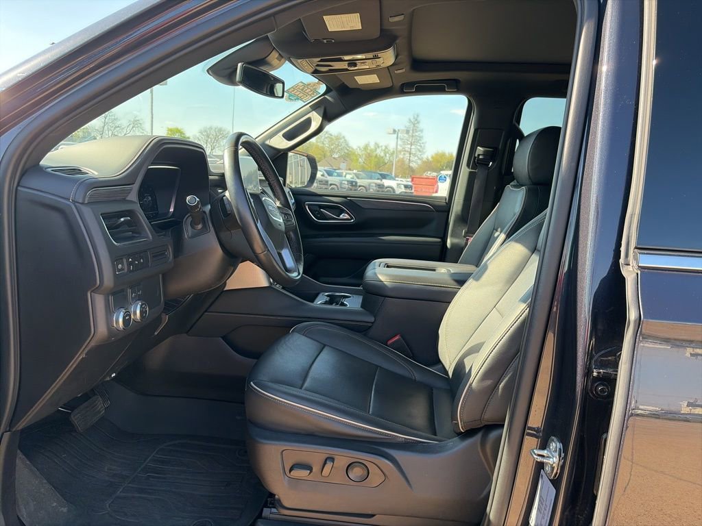 Used 2023 GMC Yukon XL SLT image 7