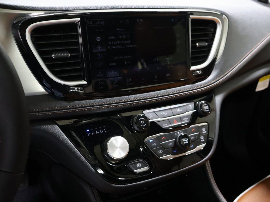 New 2026 Chrysler Pacifica Pinnacle w/ Trailer Tow Group image 26