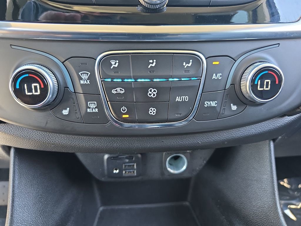 Used 2021 Chevrolet Traverse RS image 28