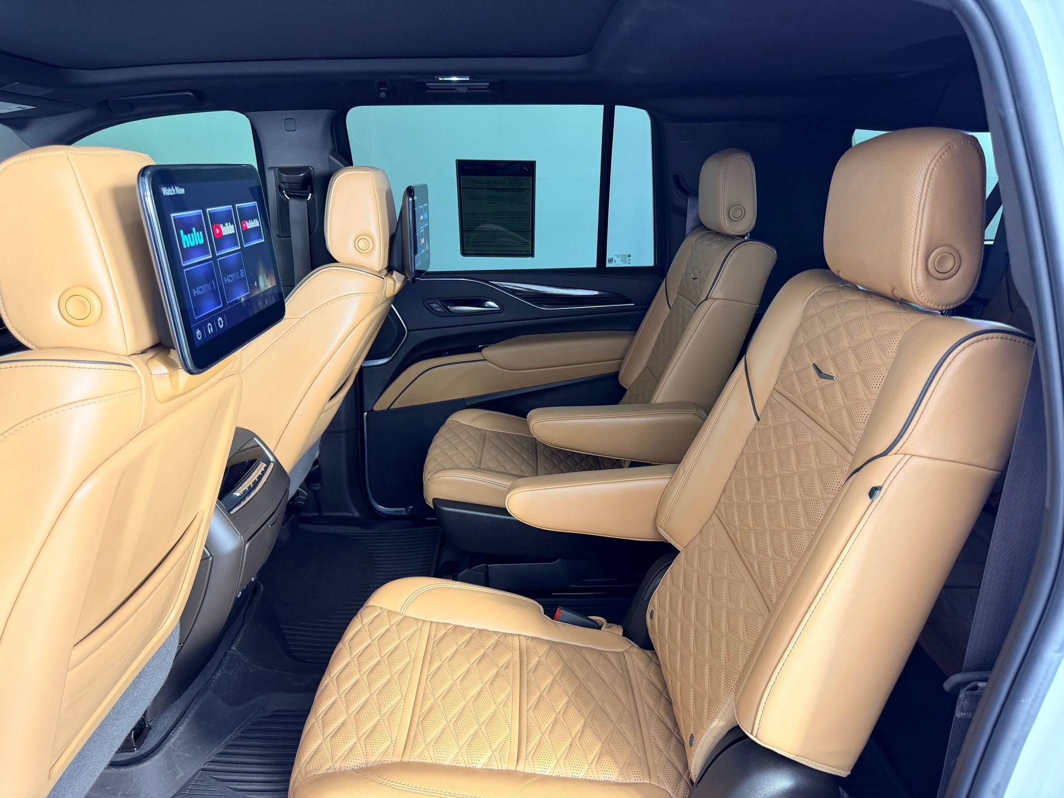 Used 2023 Cadillac Escalade ESV Sport w/ LPO, ONYX Package AWD/4WD image 21