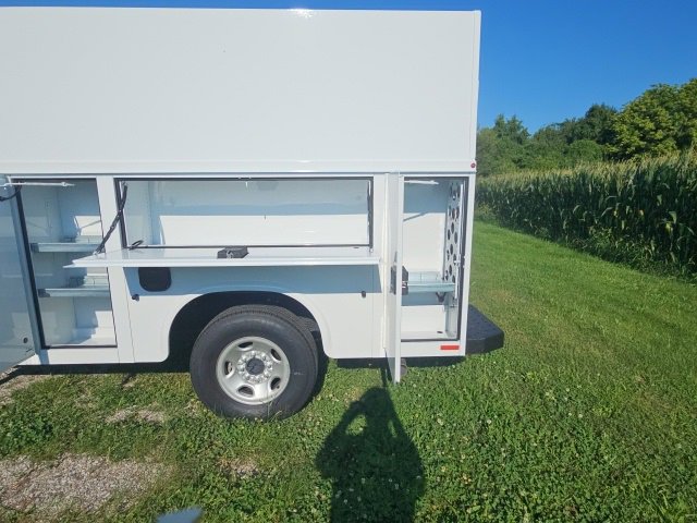 New 2025 Chevrolet Express 3500 w/ Power Convenience Package image 11