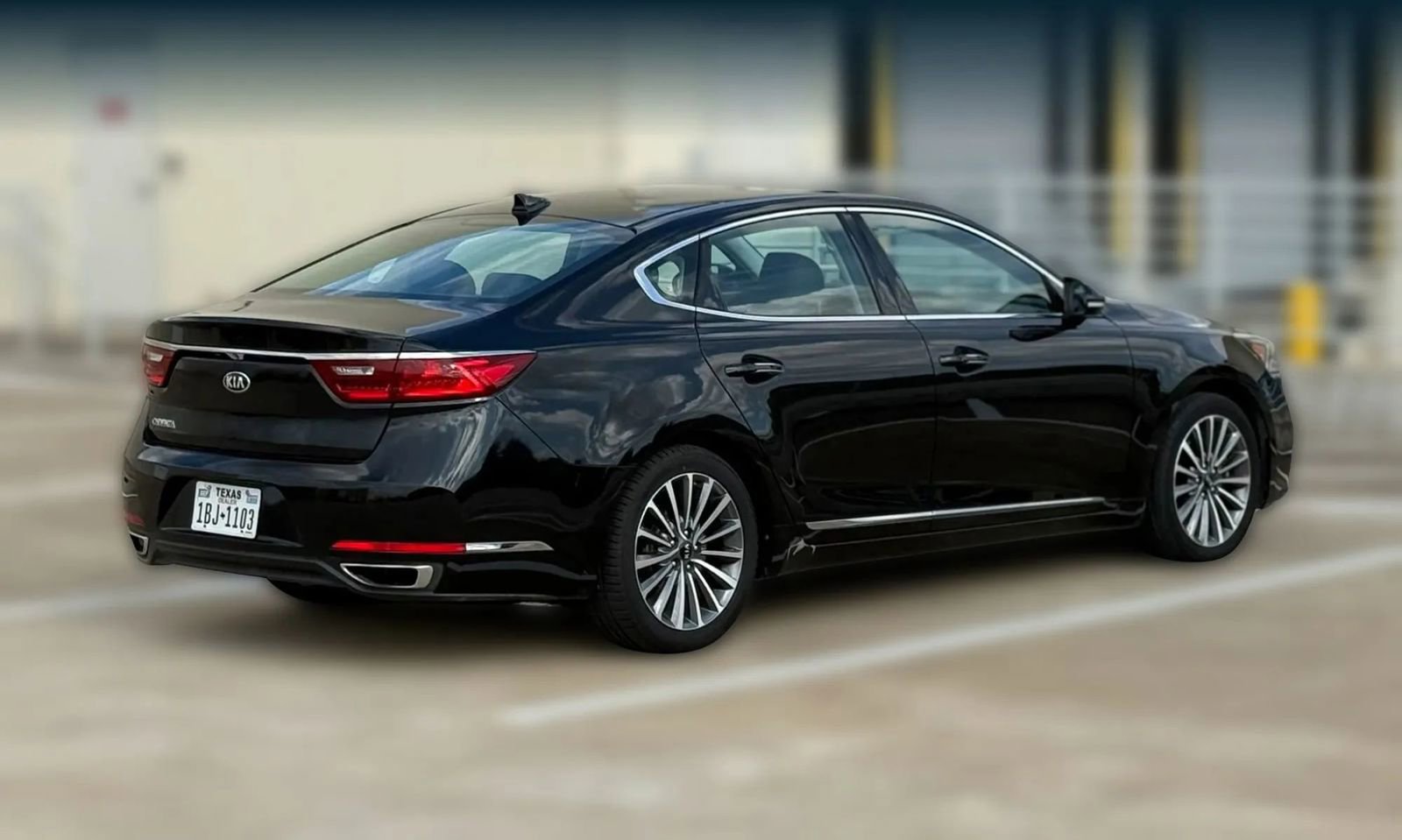 Used 2017 Kia Cadenza Premium FWD image 8
