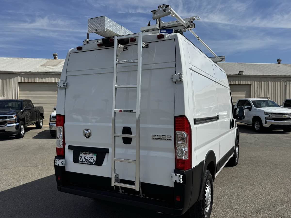 Used 2025 RAM ProMaster 2500 FWD image 9