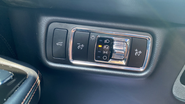 Used 2023 Lincoln Aviator AWD w/ Premium Package image 20