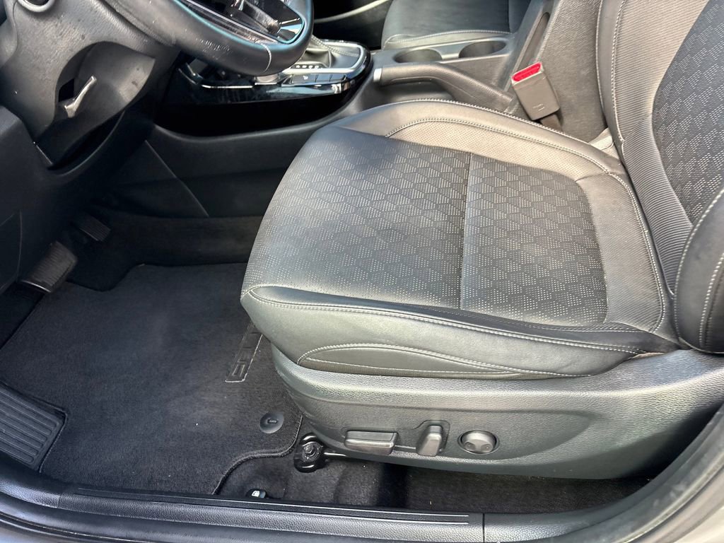 Used 2023 Kia Seltos EX image 25