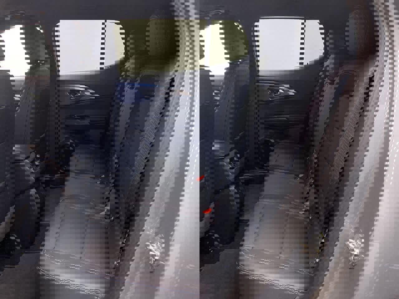 Used 2025 Chevrolet Equinox EV LT w/ Convenience Package image 16