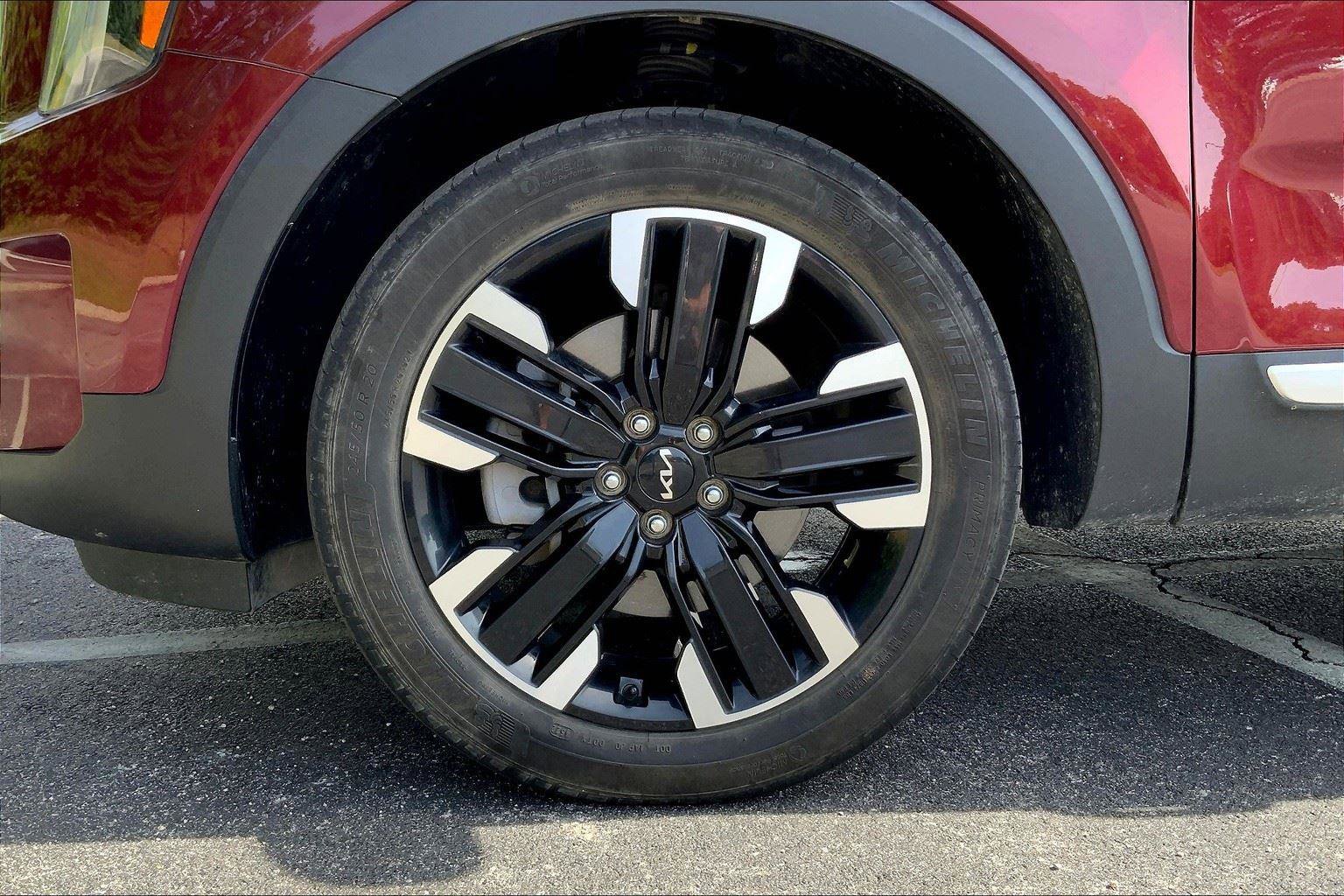 Used 2023 Kia Telluride SX image 9