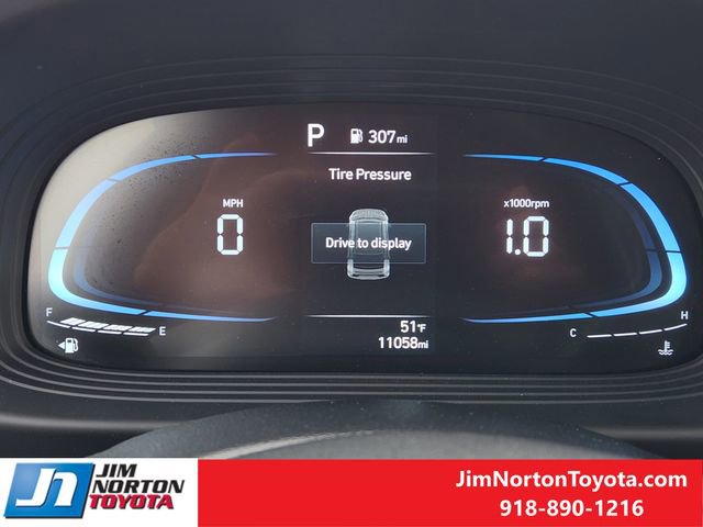 Used 2025 Hyundai Venue SEL image 16