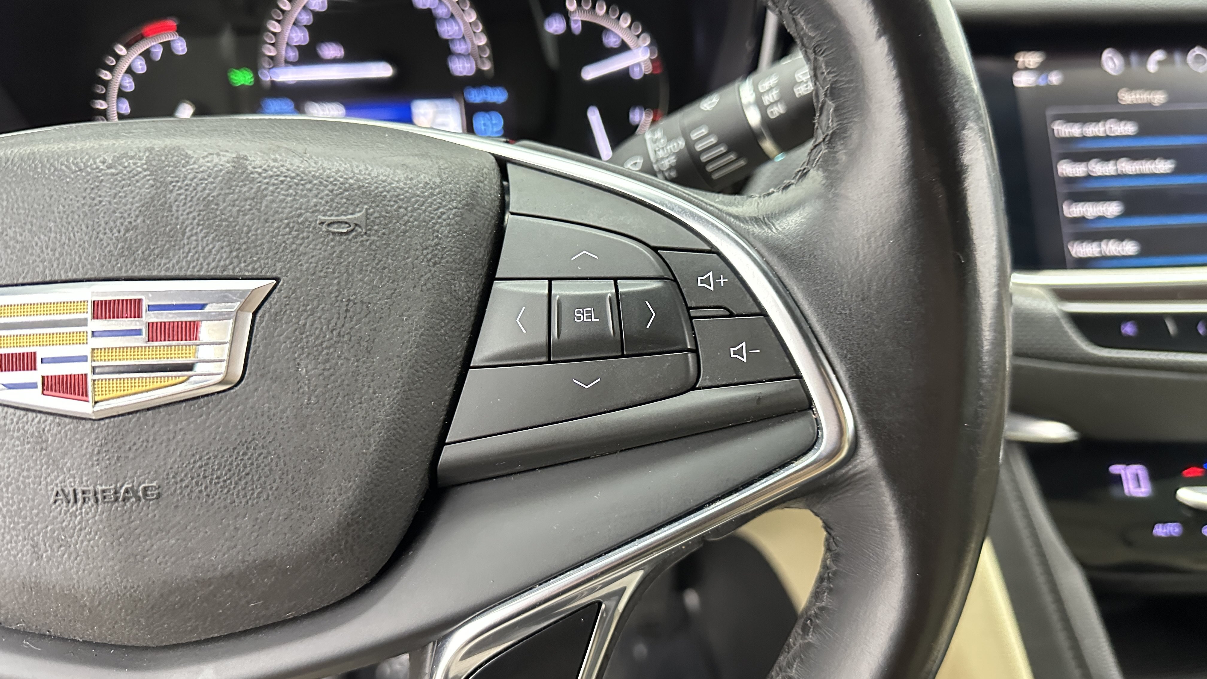 Used 2018 Cadillac XT5 FWD w/ LPO, Wheel Lock Package image 21