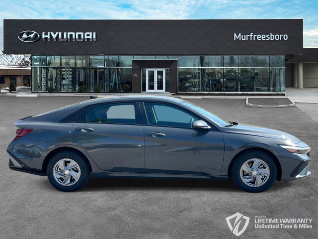 New 2026 Hyundai Elantra SE FWD image 4