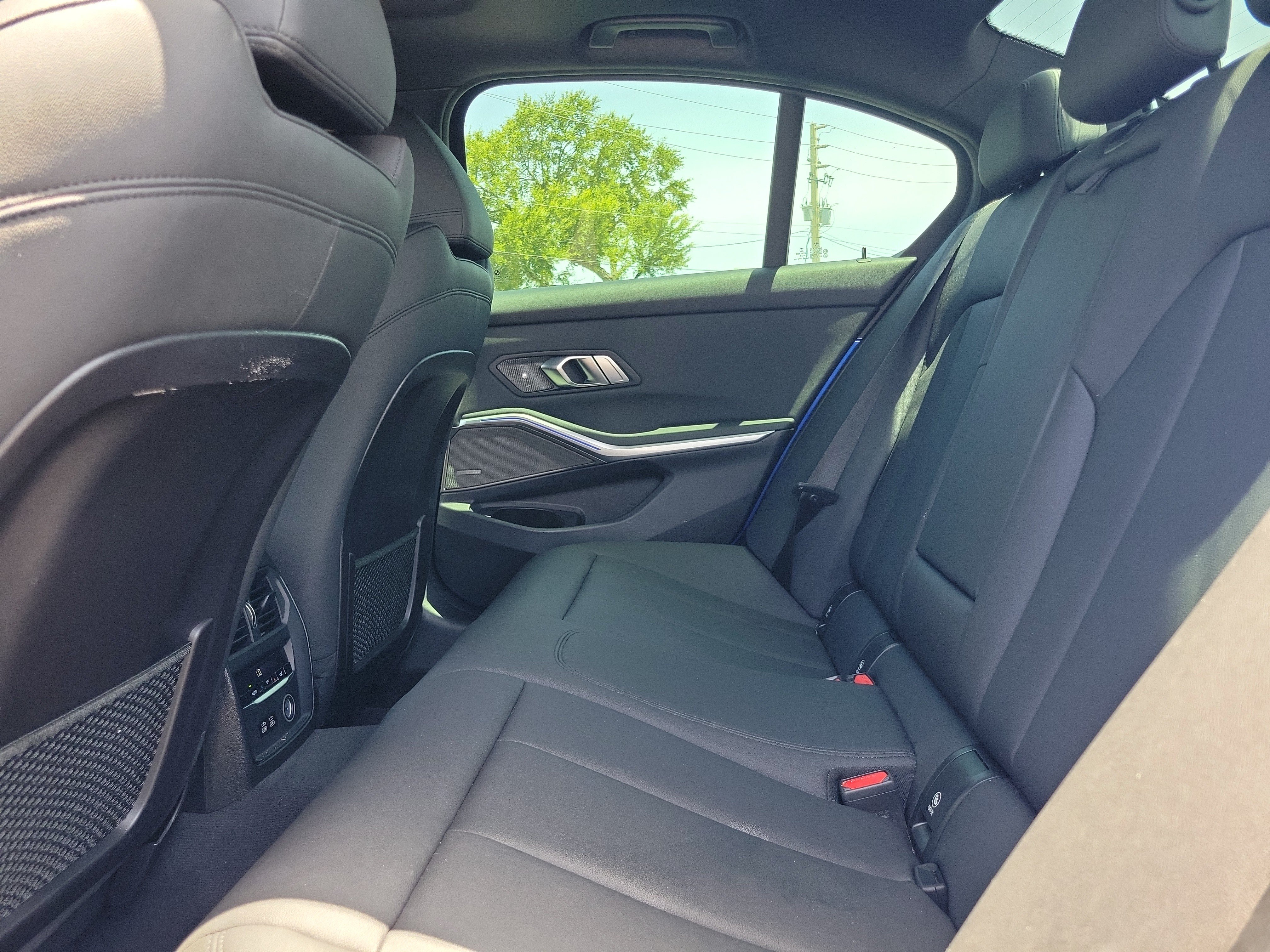 Used 2020 BMW 330i Sedan w/ M Sport Package RWD image 13