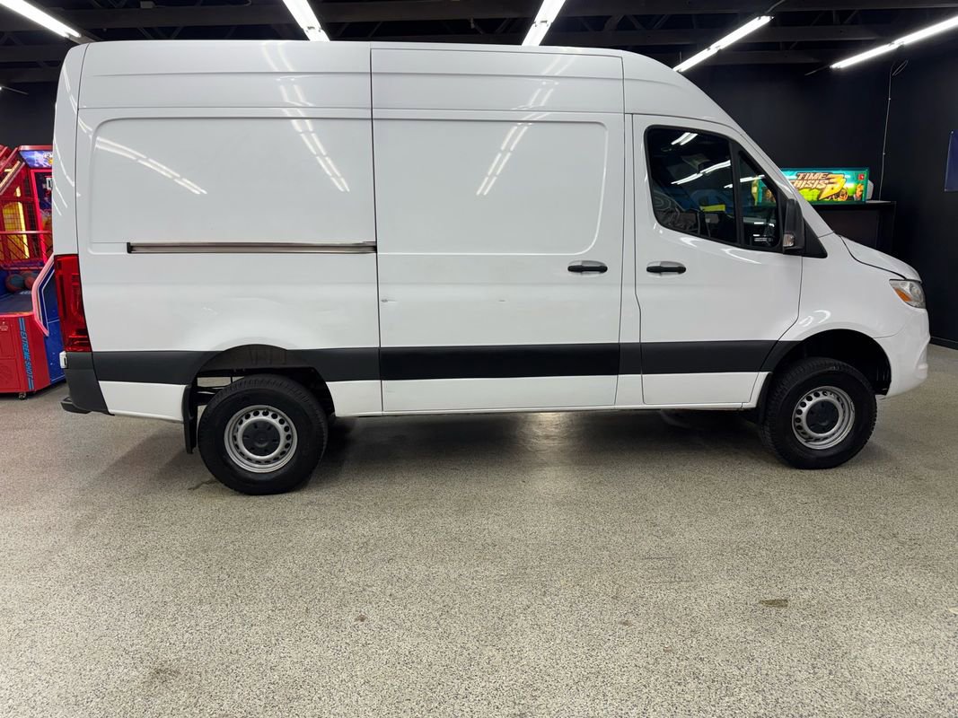 Used 2021 Mercedes-Benz Sprinter 2500 image 6