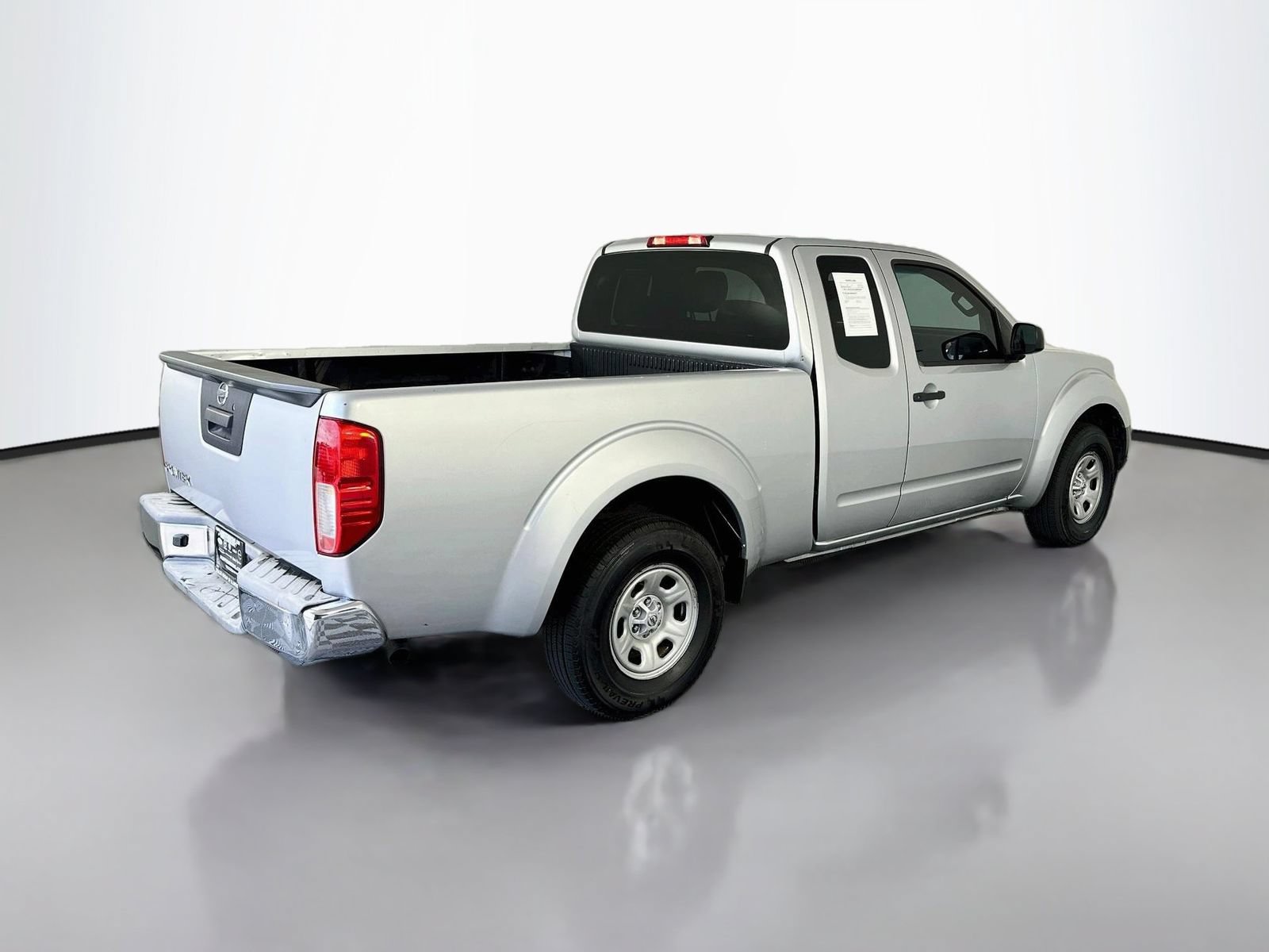 Used 2015 Nissan Frontier S RWD image 7