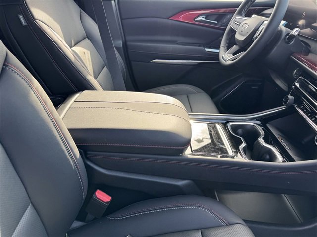 New 2026 Chevrolet Traverse Z71 w/ Enhanced Driving Package image 7