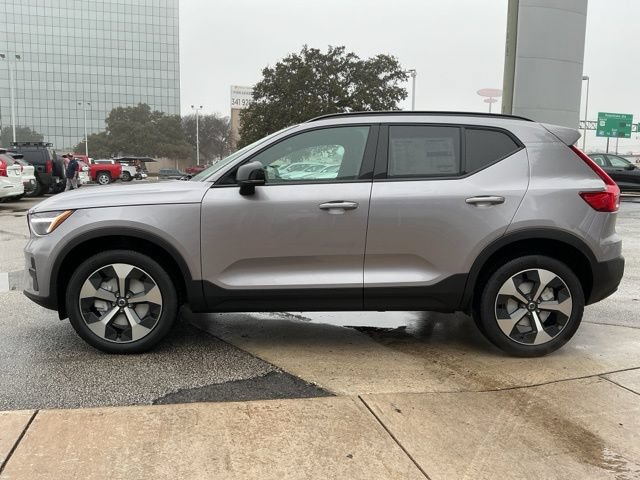 New 2026 Volvo XC40 B4 Core FWD image 3